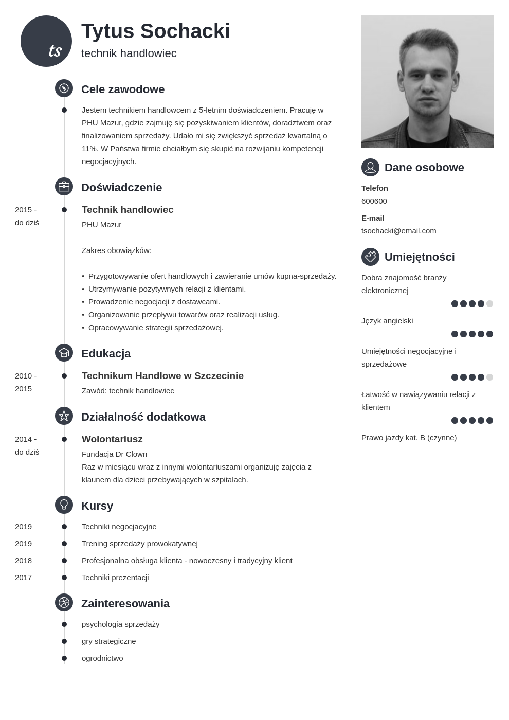 Jak wyróżnić swoje CV na tle innych kandydatów? (Przykłady CV)