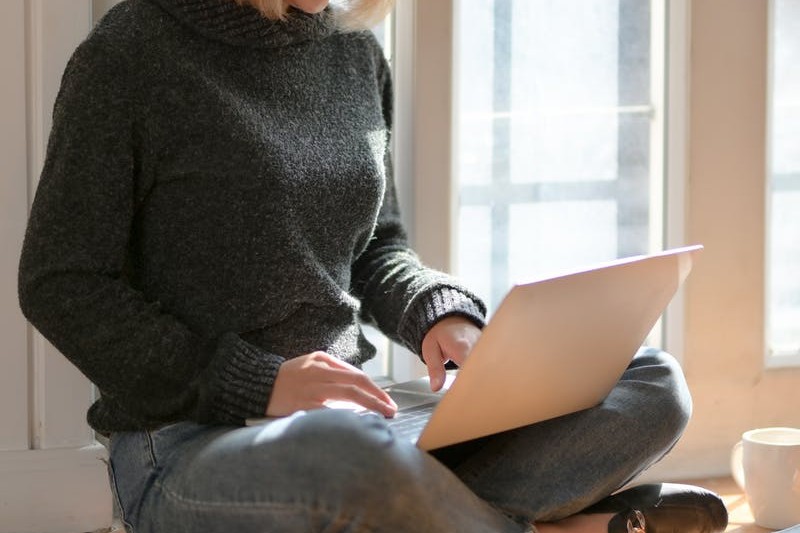 Co napisać o sobie w CV? Przykłady sekcji "O mnie" w CV