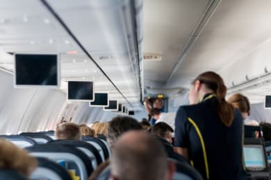 CV stewardessa - wzór, jak napisać (również dla stewarda)
