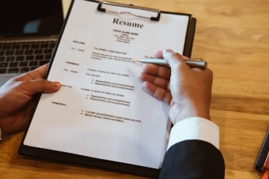 Ile kosztuje profesjonalne CV? Odpowiedź eksperta kariery