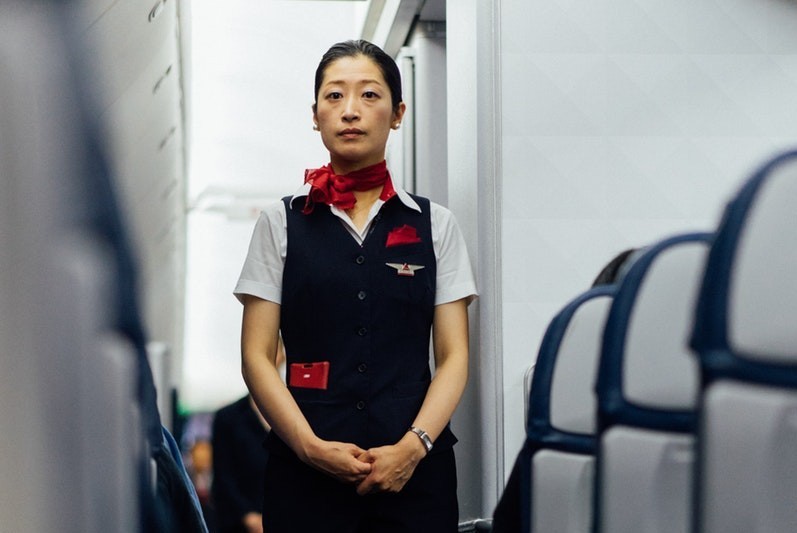 Stewardessa: praca, zarobki, wymagania. Jak nią zostać?