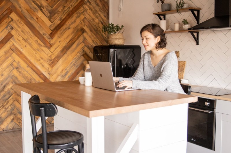 LinkedIn CV - jak je wygenerować lub dodać do profilu?