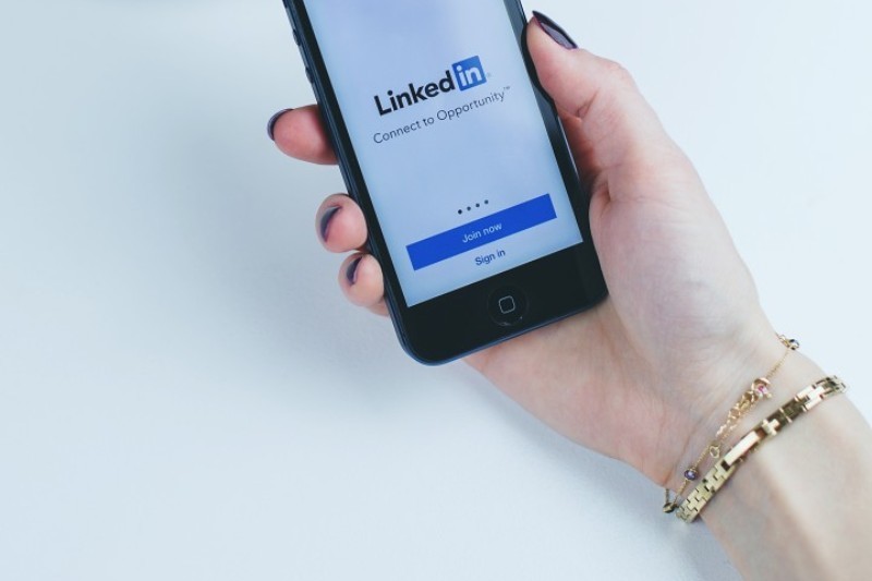 LinkedIn - co to? Dla kogo? [Logowanie, szukanie pracy]