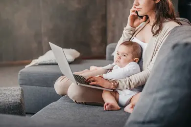 Matki małych dzieci na rynku pracy w opinii Polaków