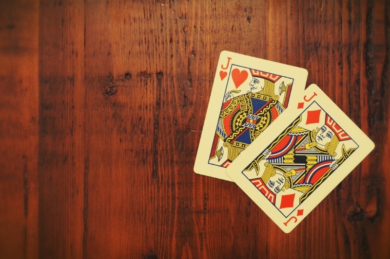 6 sposobów, by nauczyć się myśleć w pracy jak pokerzysta