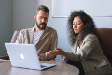 Nadgodziny wg Kodeksu pracy - ile płatne? Jak je rozliczać?