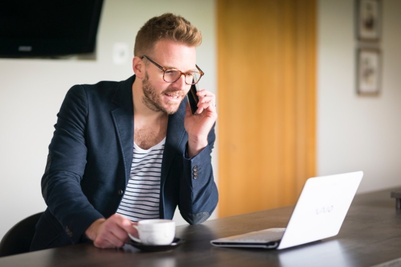 Praca w mediach - 15 rad jak ją znaleźć i zostać dziennikarzem + Oferty