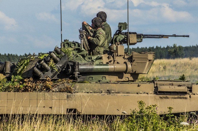 Praca w wojsku - jak się dostać? Pobór i ograniczenia wiekowe