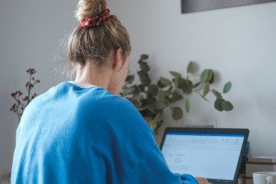 Rozwiązanie umowy o pracę za wypowiedzeniem – wzór