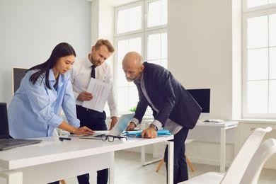 Czy Polacy nie lubią poniedziałków i chcą pracować krócej? Badanie 2023