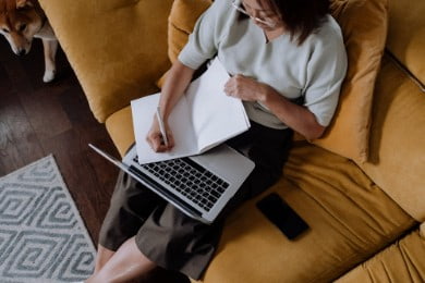 Ubezpieczenie społeczne - co to? Kto płaci składki 2025?