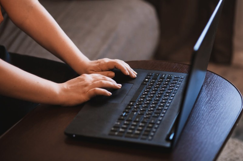 Wysokość zasiłku dla bezrobotnych 2025 - kwota netto i brutto