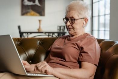 Zasiłek przedemerytalny w 2025 - ile wynosi świadczenie?