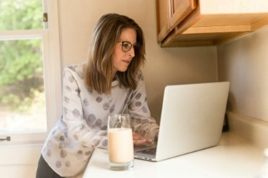 Częste zmiany i krótkie okresy pracy w CV - jak opisać?