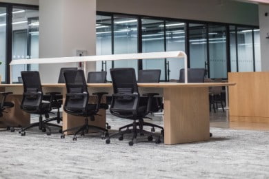 Zwolnienia grupowe: jaka odprawa i od ilu osób? Ustawa 2025